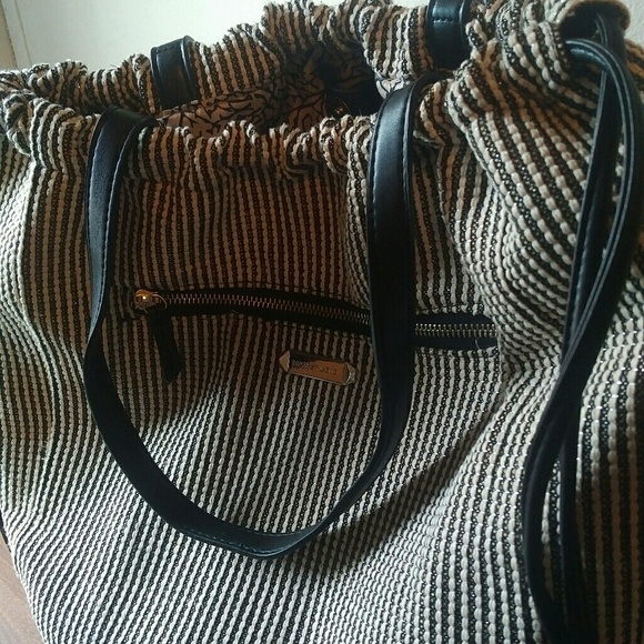 Max Studio Handbags - "MAX STUDIO" X-LARGE TOTE